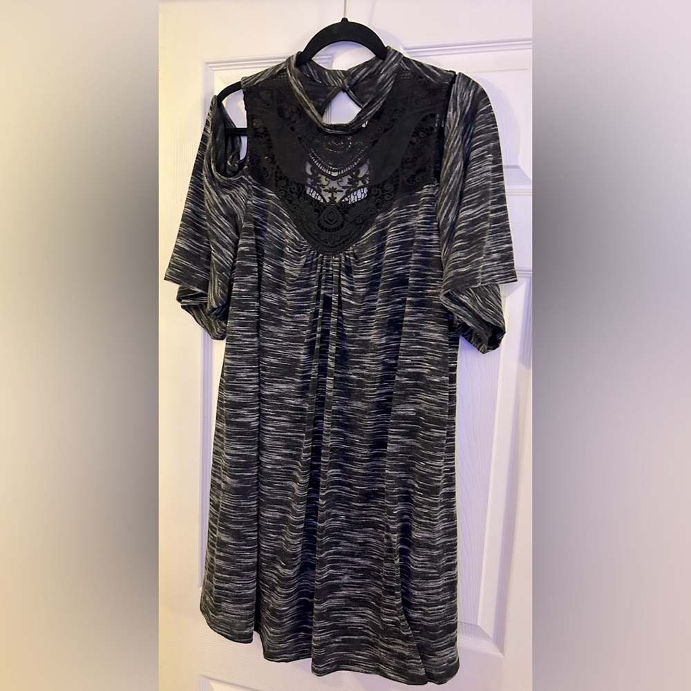 Three Hearts - 2XL - Grey Black White Crochet Chest Long Cut Out Sleeves Blouse